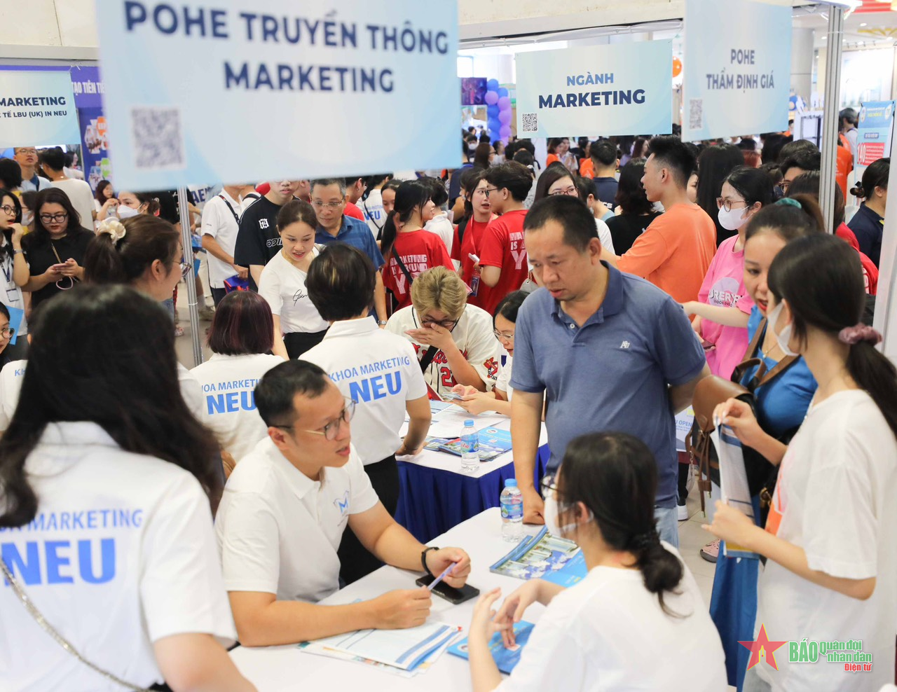 Trường Đại học Kinh tế Quốc dân công bố điểm trúng tuyển nhóm 4, 5

